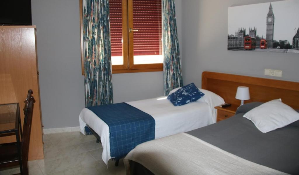 Hostal Burgales Milagro Extérieur photo
